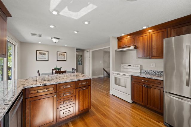 126 Hanscom Ave, Reading, MA 01867