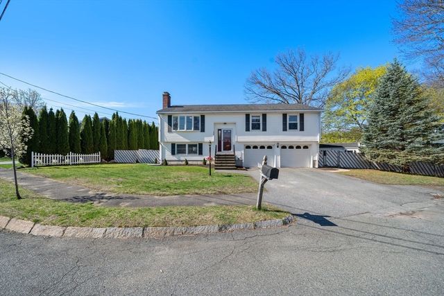 126 Hanscom Ave, Reading, MA 01867