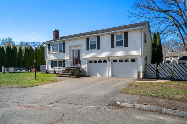 126 Hanscom Ave, Reading, MA 01867