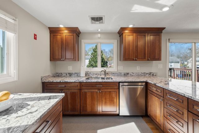 126 Hanscom Ave, Reading, MA 01867
