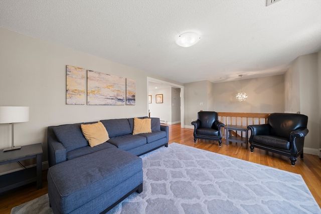 126 Hanscom Ave, Reading, MA 01867