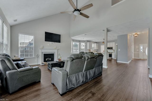 3508 Old Grandad LN, Chesapeake, VA 23323