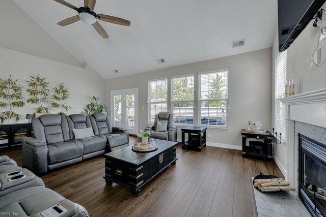 3508 Old Grandad LN, Chesapeake, VA 23323