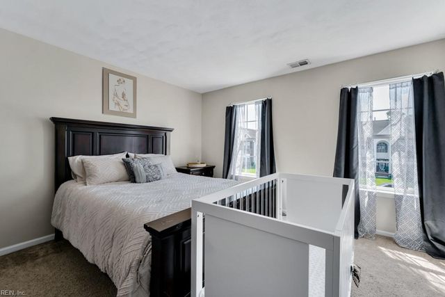 3508 Old Grandad LN, Chesapeake, VA 23323