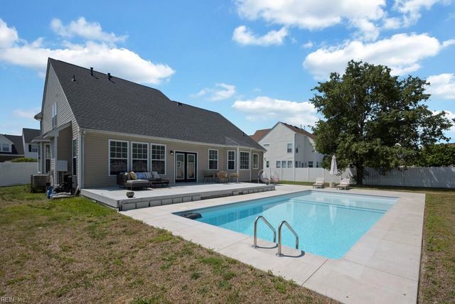 3508 Old Grandad LN, Chesapeake, VA 23323