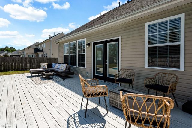 3508 Old Grandad LN, Chesapeake, VA 23323