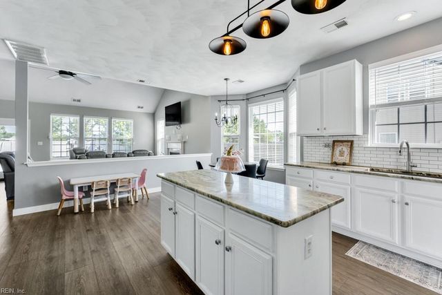 3508 Old Grandad LN, Chesapeake, VA 23323