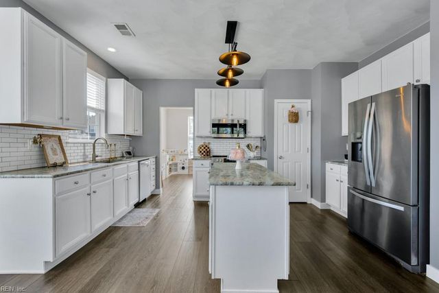 3508 Old Grandad LN, Chesapeake, VA 23323