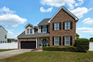 3508 Old Grandad LN, Chesapeake, VA 23323