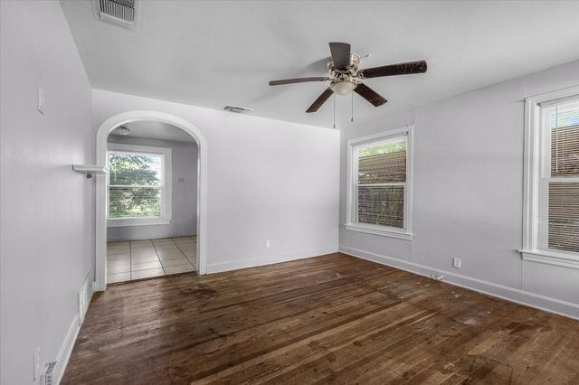 2532 Chicago Avenue, Fort Worth, TX 76103