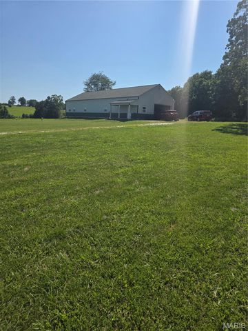 889 Hagen Drive, St Clair, MO 63077