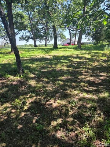 889 Hagen Drive, St Clair, MO 63077
