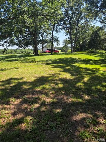 889 Hagen Drive, St Clair, MO 63077