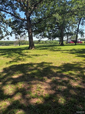 889 Hagen Drive, St Clair, MO 63077