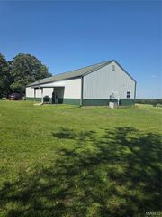 889 Hagen Drive, St Clair, MO 63077
