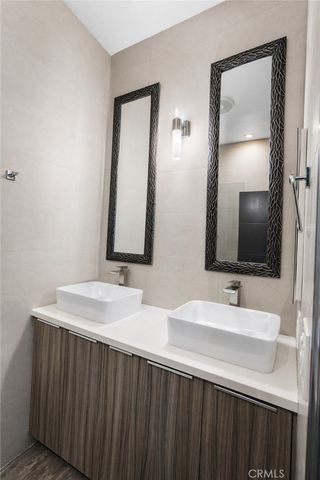 856 W Beach 19, Inglewood, CA 90302
