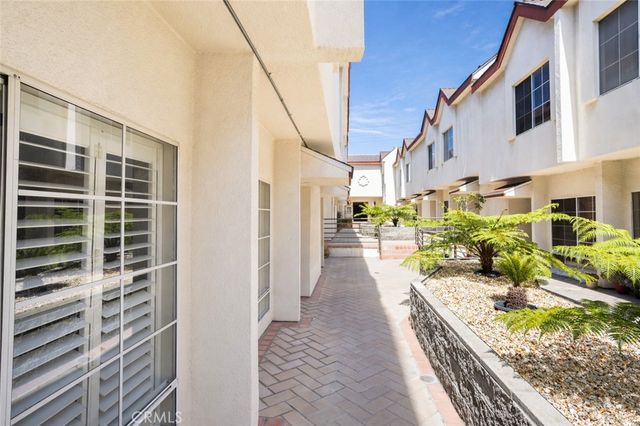 856 W Beach 19, Inglewood, CA 90302