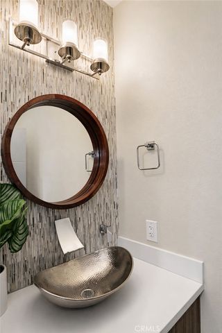 856 W Beach 19, Inglewood, CA 90302