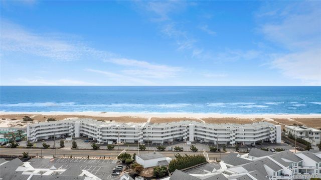261 Dune Road 5, Westhampton Beach, NY 11978