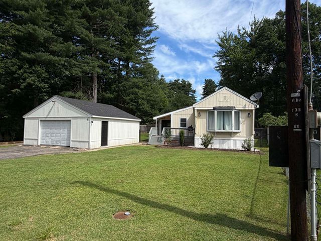5 Margaret Avenue, Raymond, NH 03077