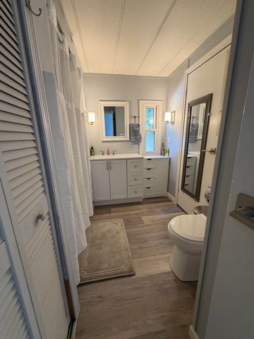 5 Margaret Avenue, Raymond, NH 03077