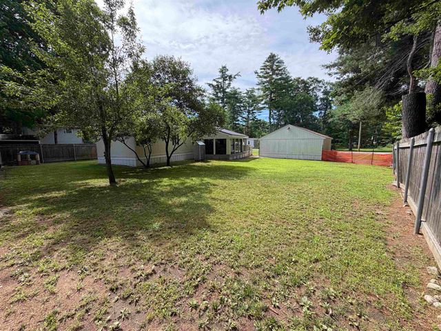 5 Margaret Avenue, Raymond, NH 03077