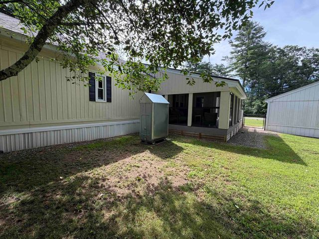 5 Margaret Avenue, Raymond, NH 03077