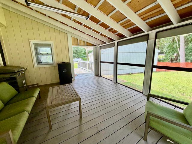 5 Margaret Avenue, Raymond, NH 03077