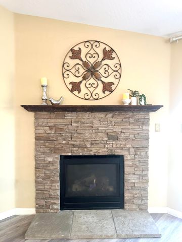 2338 E Chestnut Court, Visalia, CA 93292