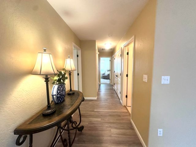 2338 E Chestnut Court, Visalia, CA 93292