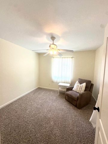 2338 E Chestnut Court, Visalia, CA 93292