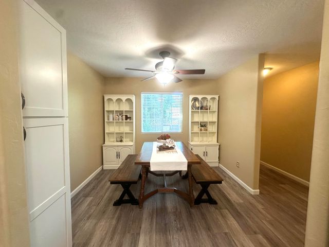 2338 E Chestnut Court, Visalia, CA 93292