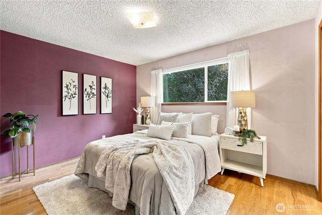 10634 32nd Avenue SW, Seattle, WA 98146