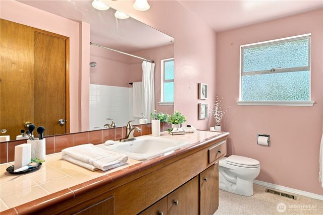 10634 32nd Avenue SW, Seattle, WA 98146