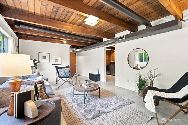 10634 32nd Avenue SW, Seattle, WA 98146