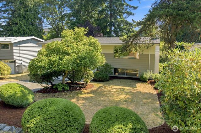 10634 32nd Avenue SW, Seattle, WA 98146