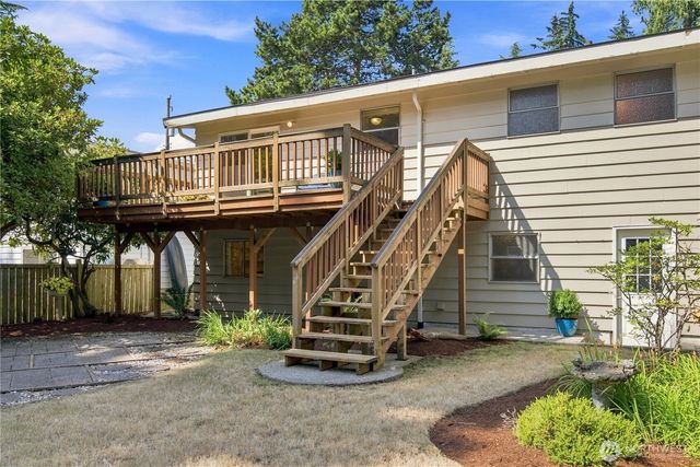 10634 32nd Avenue SW, Seattle, WA 98146