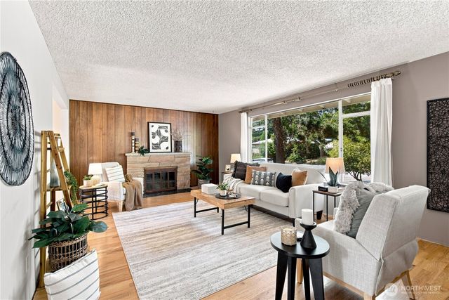 10634 32nd Avenue SW, Seattle, WA 98146