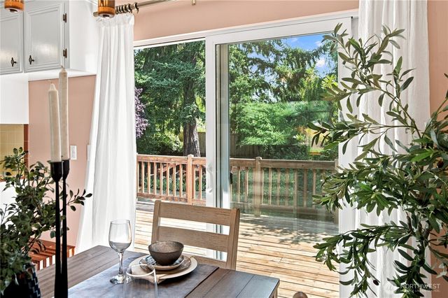 10634 32nd Avenue SW, Seattle, WA 98146