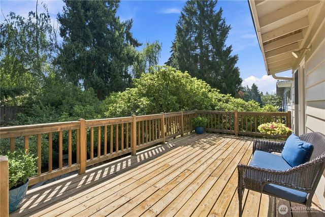 10634 32nd Avenue SW, Seattle, WA 98146