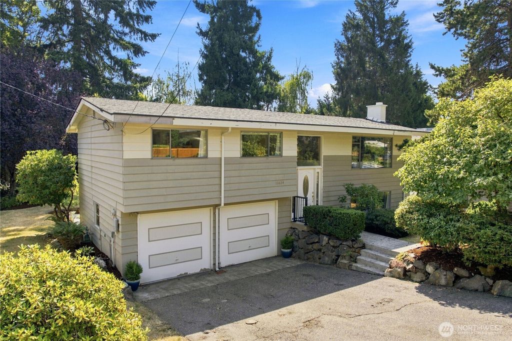10634 32nd Avenue SW, Seattle, WA 98146