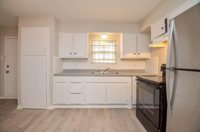 5243 Greylog Drive, Houston, TX 77048