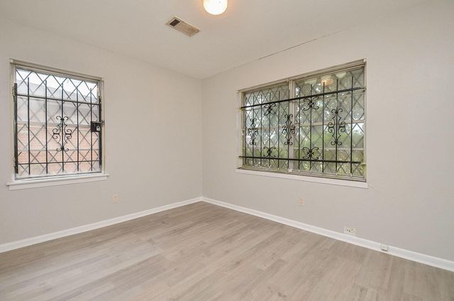 5243 Greylog Drive, Houston, TX 77048