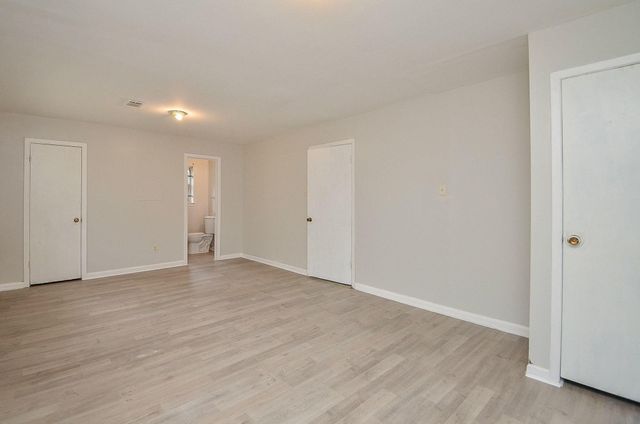 5243 Greylog Drive, Houston, TX 77048