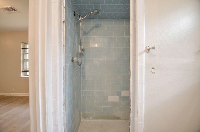 5243 Greylog Drive, Houston, TX 77048