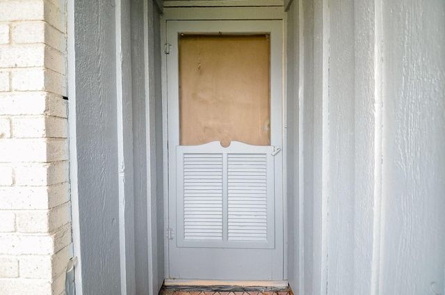 5243 Greylog Drive, Houston, TX 77048