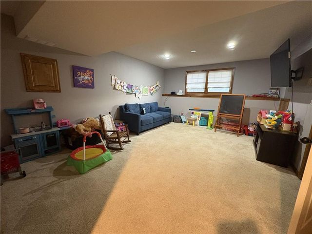7933 N WYOMING Court, Kansas City, MO 64118