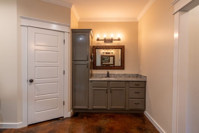 202 Rocky Dr, Dickson, TN 37055