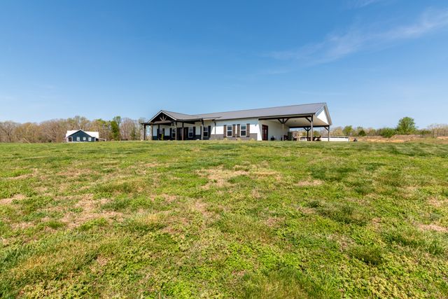 202 Rocky Dr, Dickson, TN 37055