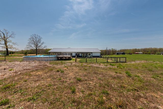 202 Rocky Dr, Dickson, TN 37055